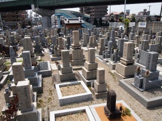 長田西河墓地（東大阪市）