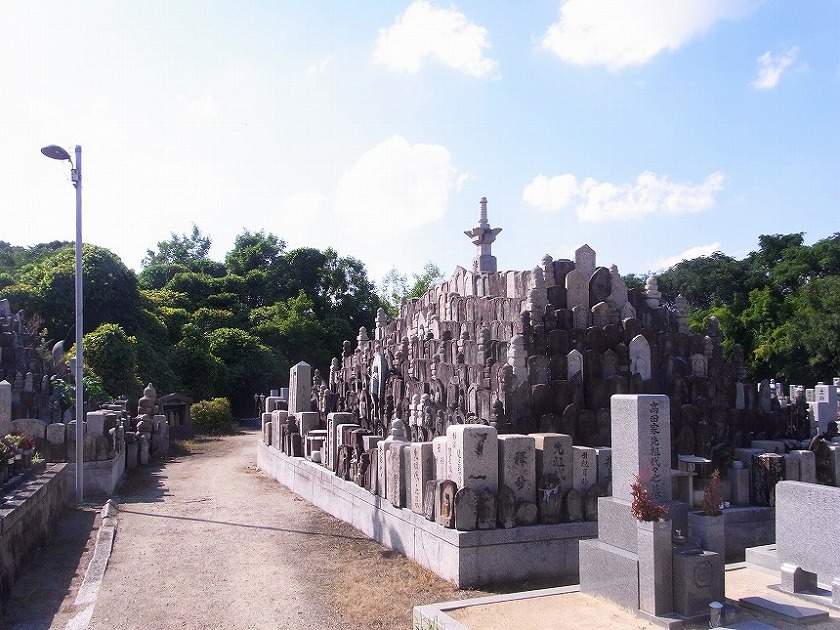 堺市西区にあるお墓、万田墓地
