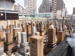 大阪市城東区の関目墓地