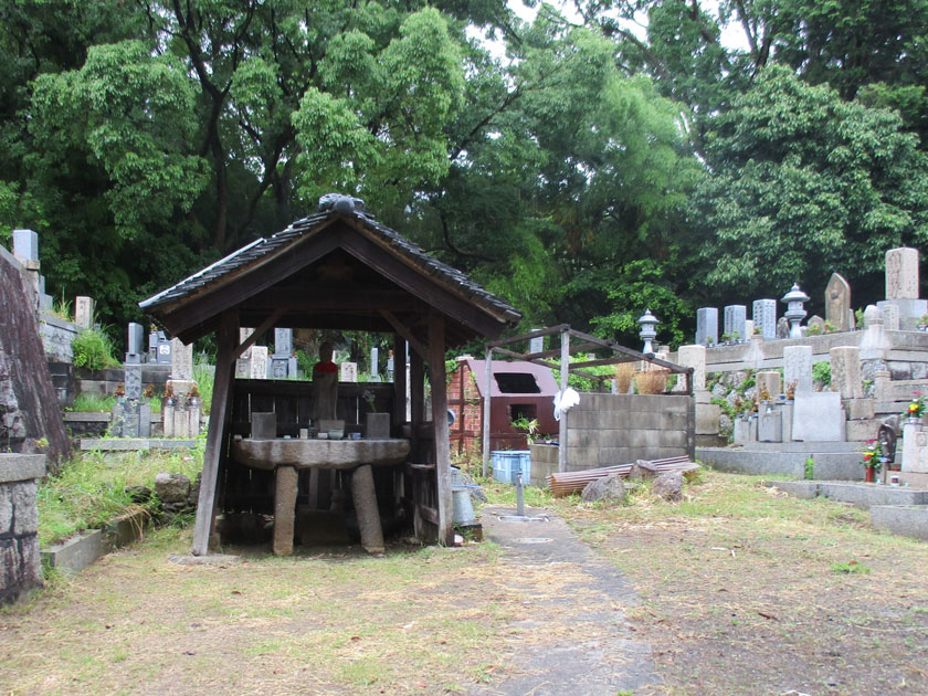 青谷墓地